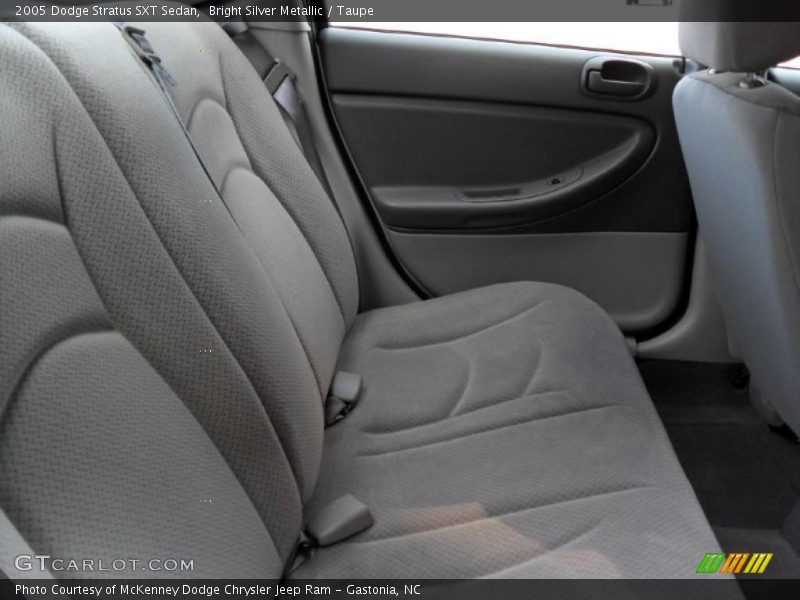 Bright Silver Metallic / Taupe 2005 Dodge Stratus SXT Sedan