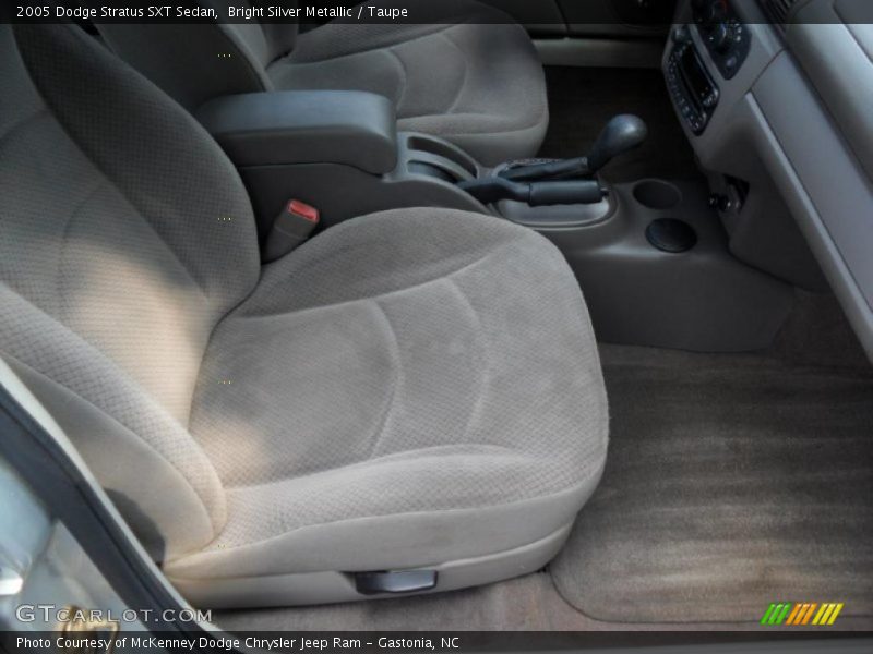 Bright Silver Metallic / Taupe 2005 Dodge Stratus SXT Sedan