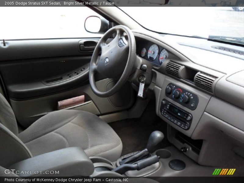 Bright Silver Metallic / Taupe 2005 Dodge Stratus SXT Sedan