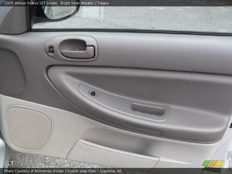 Bright Silver Metallic / Taupe 2005 Dodge Stratus SXT Sedan