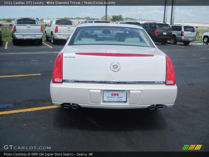 White Diamond Tricoat / Shale/Cocoa Accents 2011 Cadillac DTS Luxury