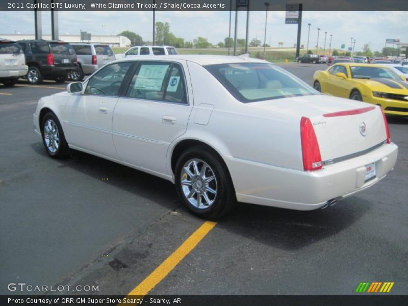 White Diamond Tricoat / Shale/Cocoa Accents 2011 Cadillac DTS Luxury