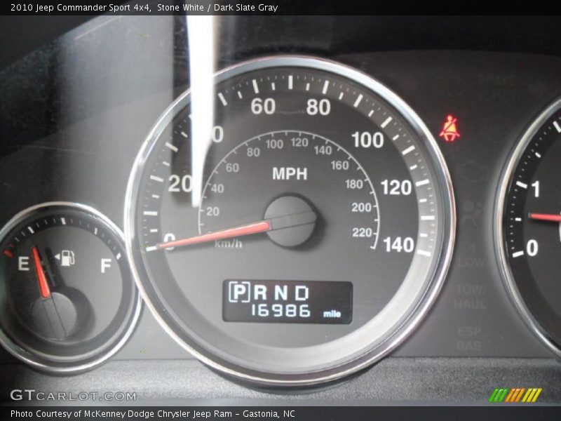 Stone White / Dark Slate Gray 2010 Jeep Commander Sport 4x4