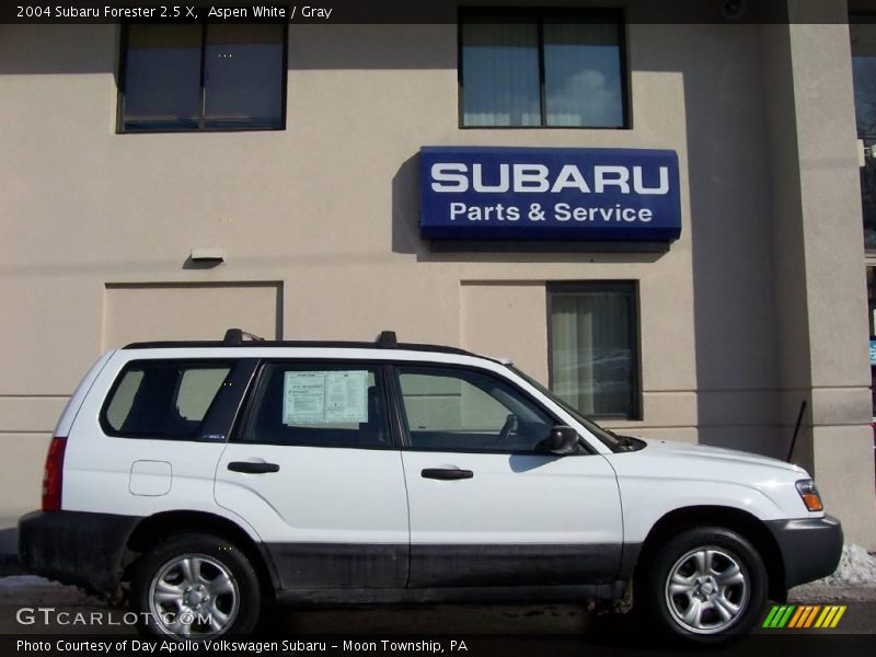 Aspen White / Gray 2004 Subaru Forester 2.5 X