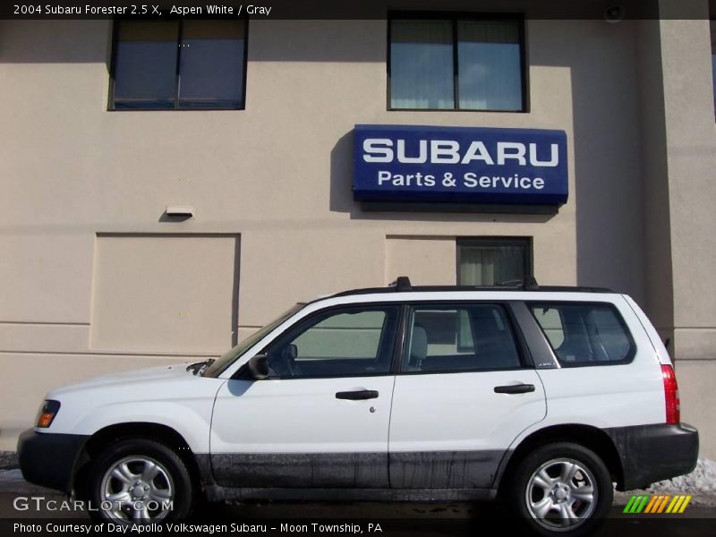 Aspen White / Gray 2004 Subaru Forester 2.5 X