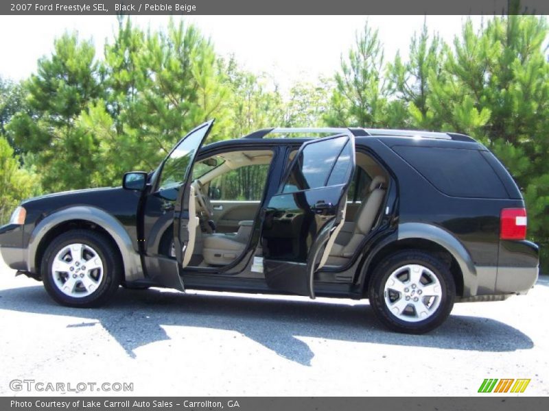 Black / Pebble Beige 2007 Ford Freestyle SEL
