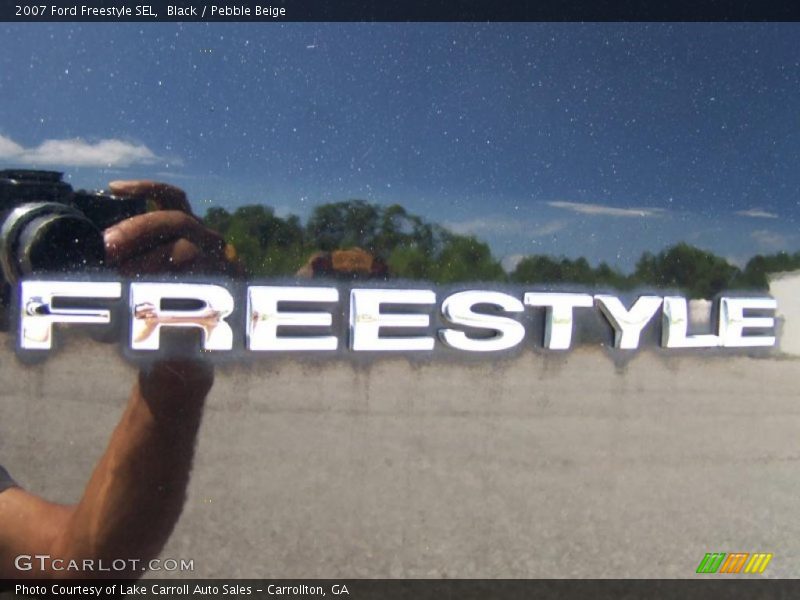 Black / Pebble Beige 2007 Ford Freestyle SEL