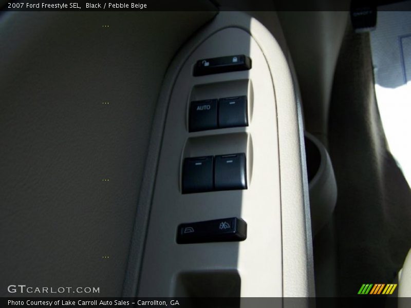 Black / Pebble Beige 2007 Ford Freestyle SEL