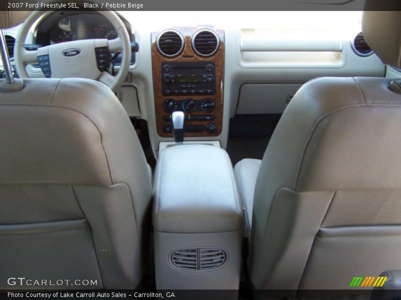 Black / Pebble Beige 2007 Ford Freestyle SEL