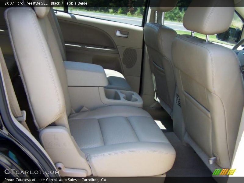 Black / Pebble Beige 2007 Ford Freestyle SEL