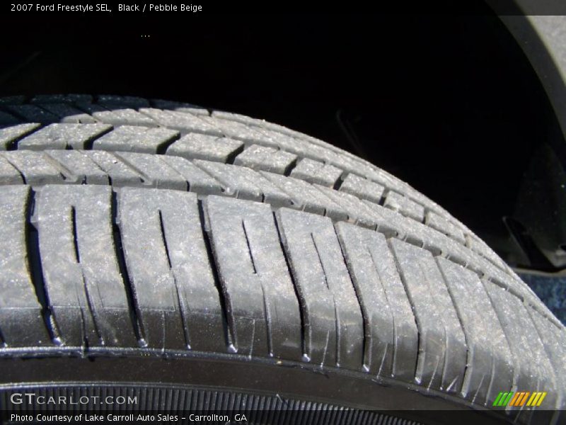 Black / Pebble Beige 2007 Ford Freestyle SEL