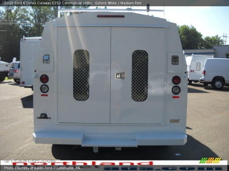 Oxford White / Medium Flint 2010 Ford E Series Cutaway E350 Commercial Utility