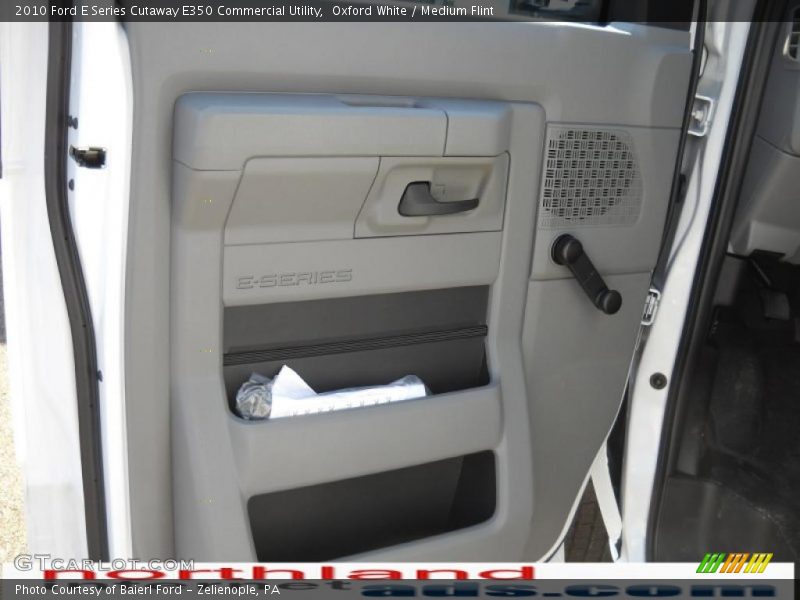 Oxford White / Medium Flint 2010 Ford E Series Cutaway E350 Commercial Utility