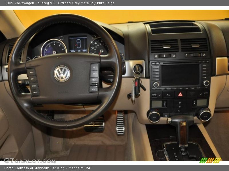 Offroad Grey Metallic / Pure Beige 2005 Volkswagen Touareg V8