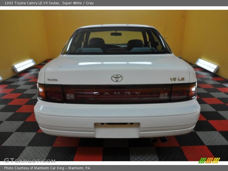 Super White / Gray 1993 Toyota Camry LE V6 Sedan