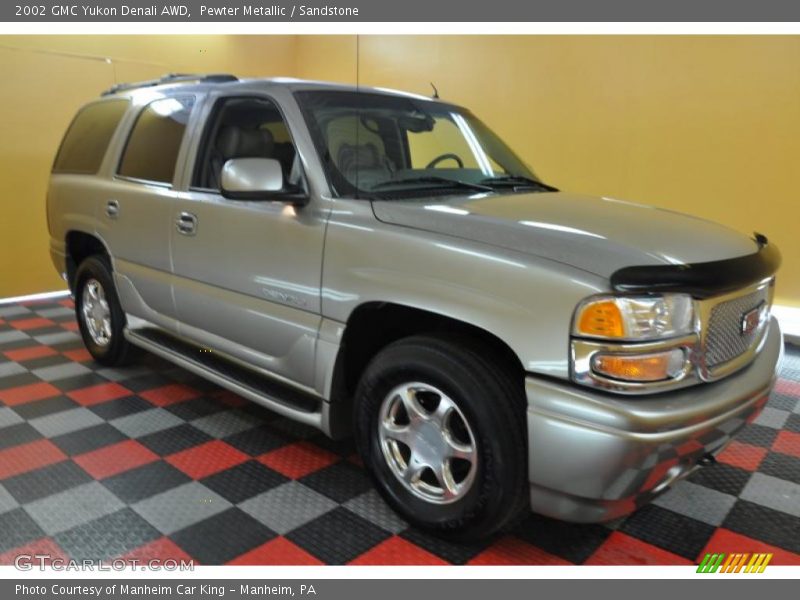 Pewter Metallic / Sandstone 2002 GMC Yukon Denali AWD