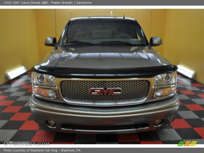 Pewter Metallic / Sandstone 2002 GMC Yukon Denali AWD