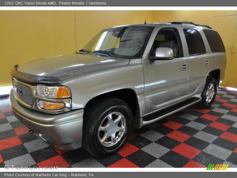Pewter Metallic / Sandstone 2002 GMC Yukon Denali AWD