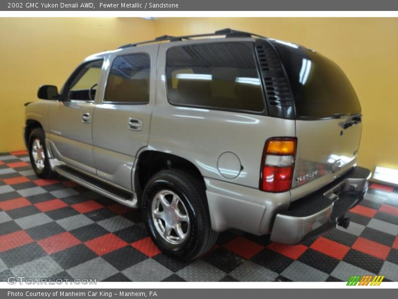 Pewter Metallic / Sandstone 2002 GMC Yukon Denali AWD