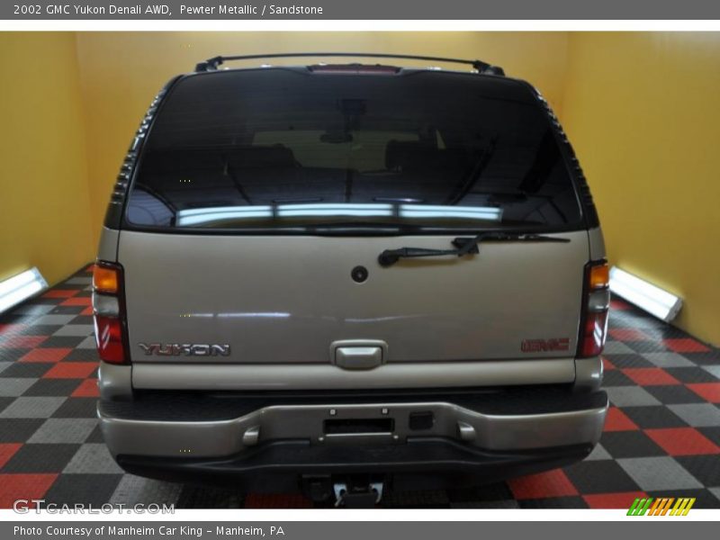 Pewter Metallic / Sandstone 2002 GMC Yukon Denali AWD