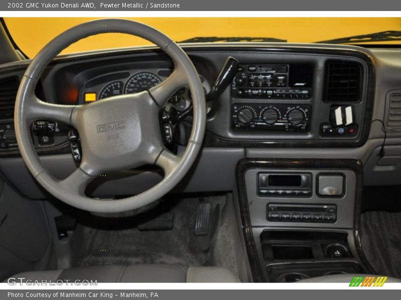Pewter Metallic / Sandstone 2002 GMC Yukon Denali AWD