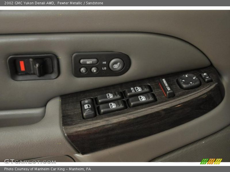 Pewter Metallic / Sandstone 2002 GMC Yukon Denali AWD