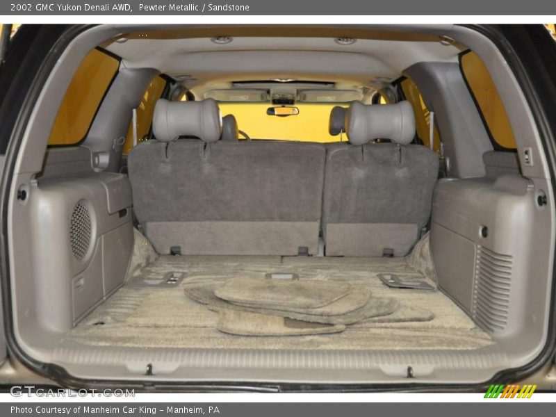 Pewter Metallic / Sandstone 2002 GMC Yukon Denali AWD