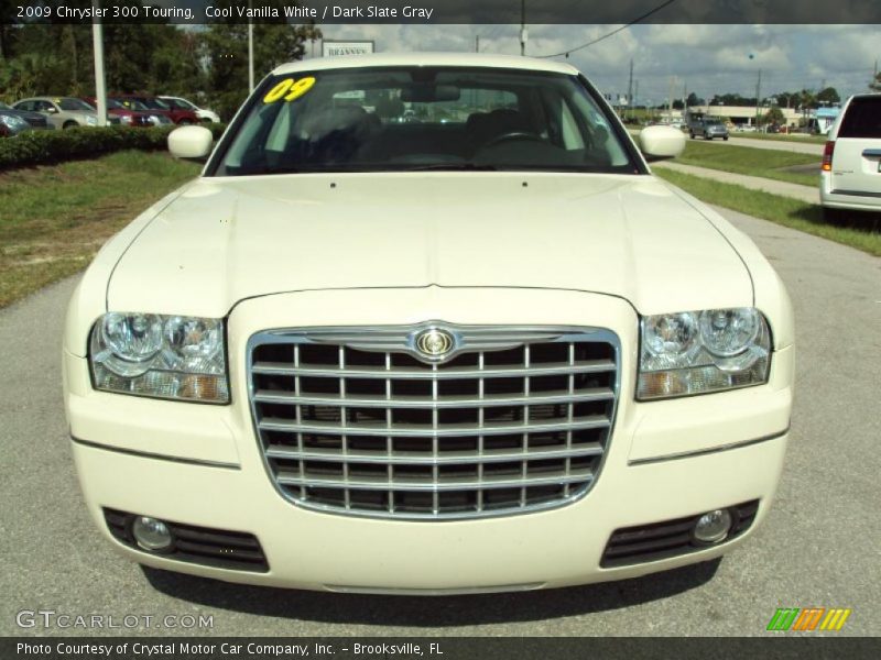 Cool Vanilla White / Dark Slate Gray 2009 Chrysler 300 Touring
