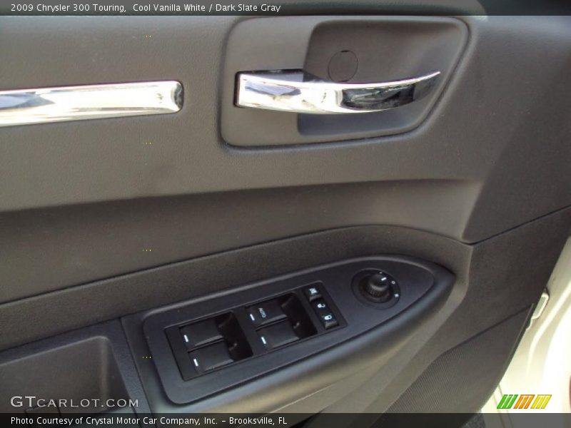 Cool Vanilla White / Dark Slate Gray 2009 Chrysler 300 Touring