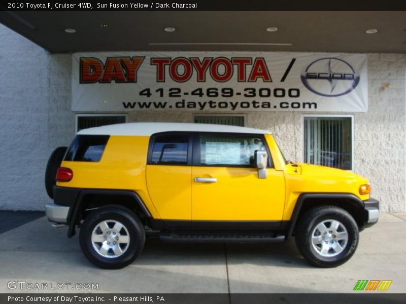 Sun Fusion Yellow / Dark Charcoal 2010 Toyota FJ Cruiser 4WD