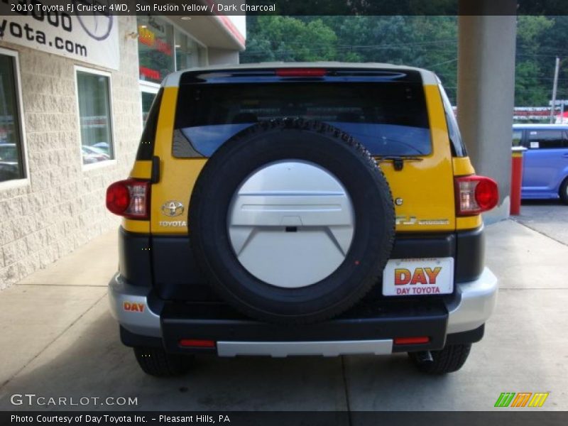 Sun Fusion Yellow / Dark Charcoal 2010 Toyota FJ Cruiser 4WD