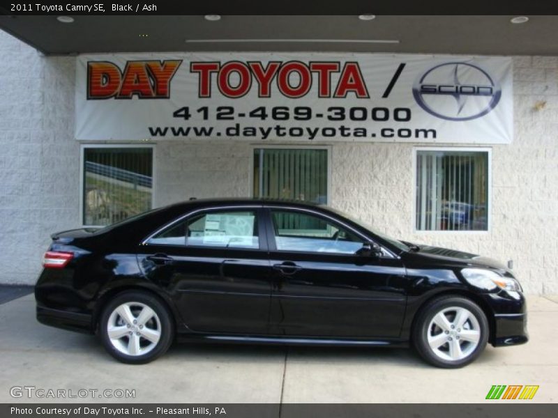 Black / Ash 2011 Toyota Camry SE