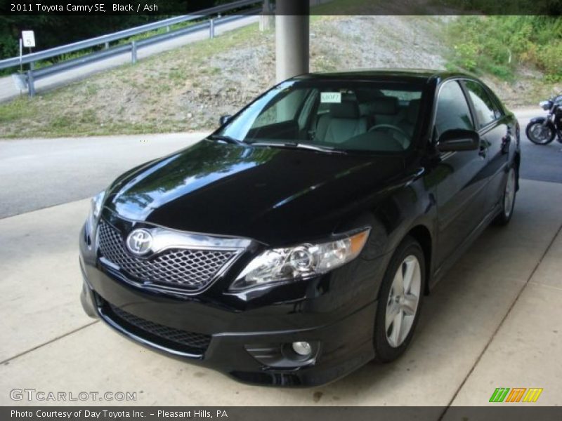 Black / Ash 2011 Toyota Camry SE