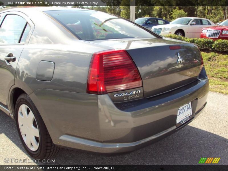 Titanium Pearl / Petrol Gray 2004 Mitsubishi Galant DE