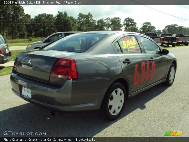 Titanium Pearl / Petrol Gray 2004 Mitsubishi Galant DE