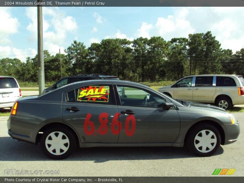 Titanium Pearl / Petrol Gray 2004 Mitsubishi Galant DE