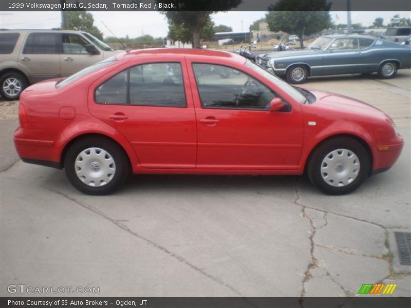 Tornado Red / Black 1999 Volkswagen Jetta GL Sedan