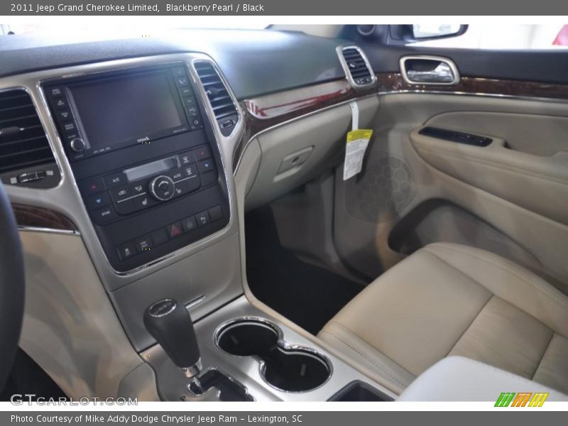Blackberry Pearl / Black 2011 Jeep Grand Cherokee Limited