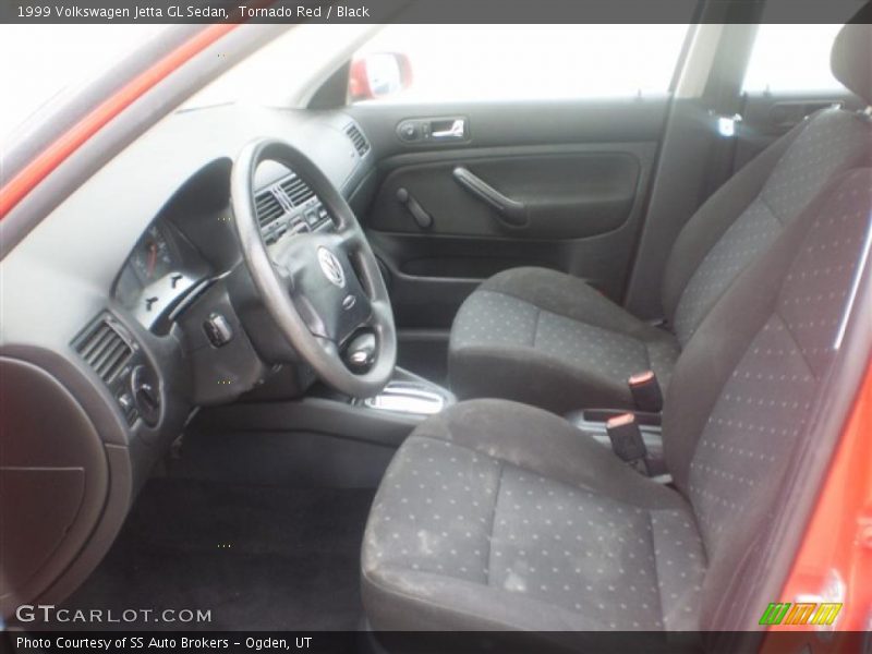 Tornado Red / Black 1999 Volkswagen Jetta GL Sedan