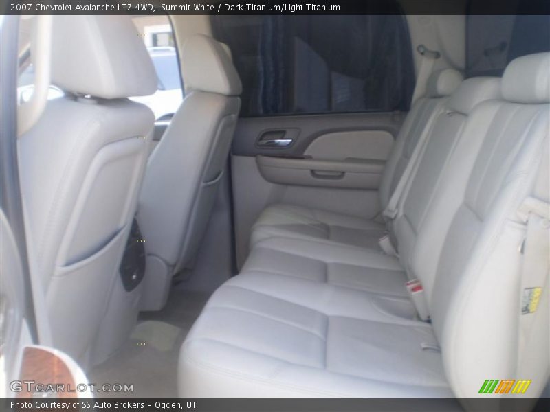 Summit White / Dark Titanium/Light Titanium 2007 Chevrolet Avalanche LTZ 4WD