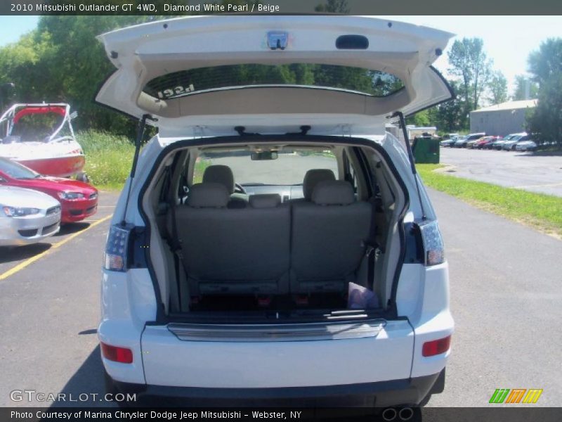 Diamond White Pearl / Beige 2010 Mitsubishi Outlander GT 4WD
