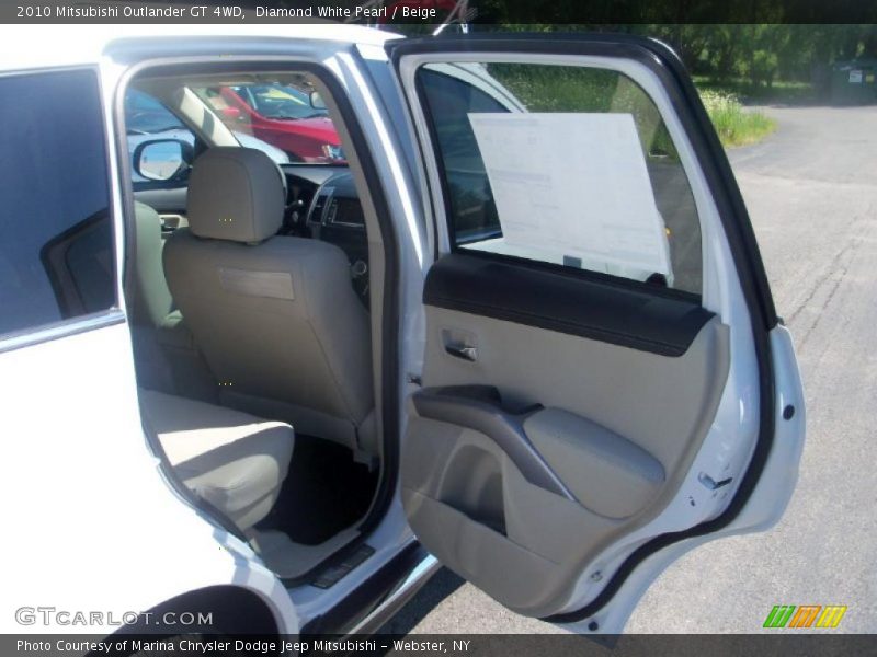 Diamond White Pearl / Beige 2010 Mitsubishi Outlander GT 4WD