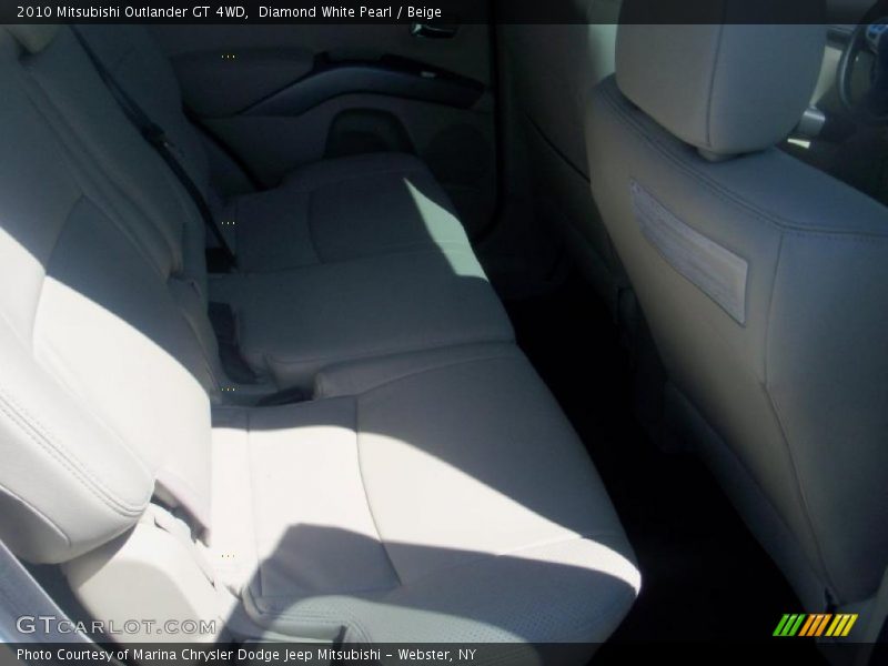 Diamond White Pearl / Beige 2010 Mitsubishi Outlander GT 4WD