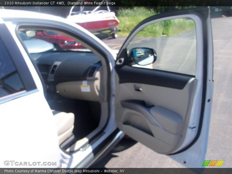 Diamond White Pearl / Beige 2010 Mitsubishi Outlander GT 4WD