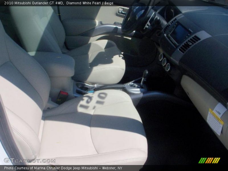 Diamond White Pearl / Beige 2010 Mitsubishi Outlander GT 4WD