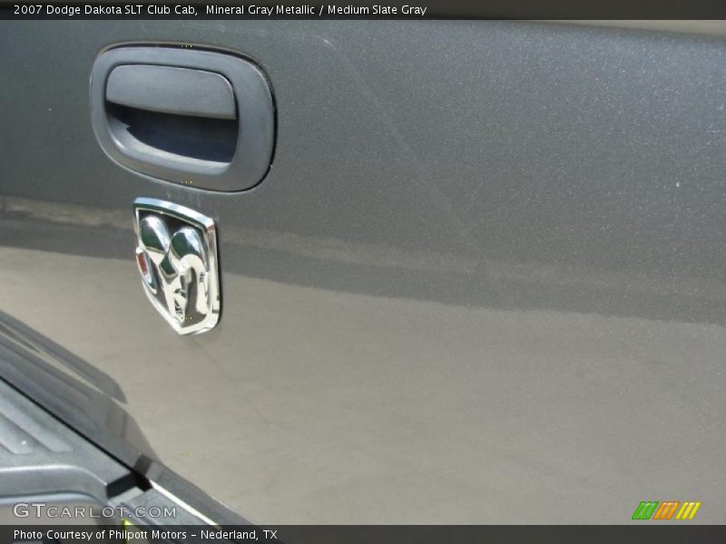 Mineral Gray Metallic / Medium Slate Gray 2007 Dodge Dakota SLT Club Cab