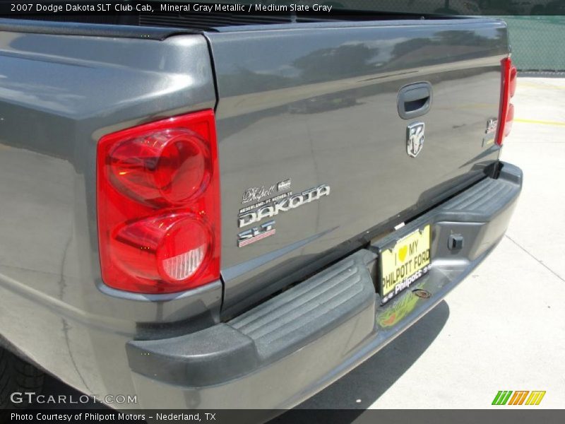 Mineral Gray Metallic / Medium Slate Gray 2007 Dodge Dakota SLT Club Cab