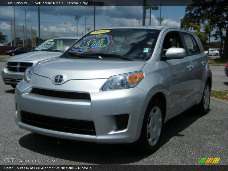 Silver Streak Mica / Charcoal Gray 2009 Scion xD
