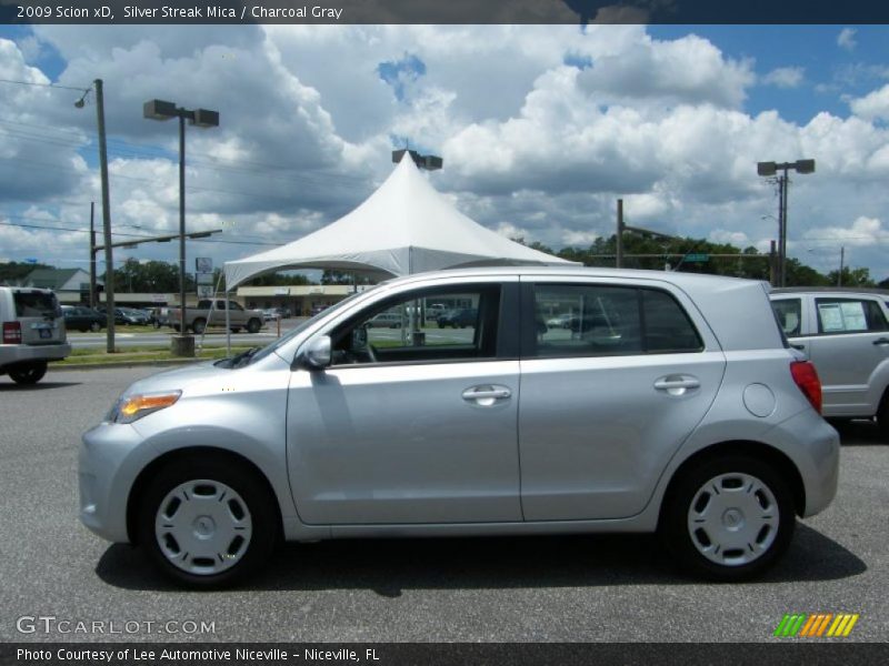Silver Streak Mica / Charcoal Gray 2009 Scion xD