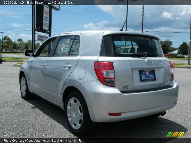 Silver Streak Mica / Charcoal Gray 2009 Scion xD